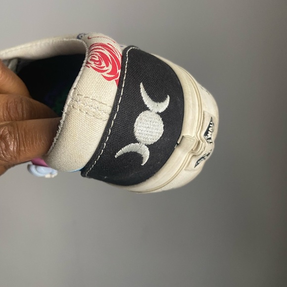 Mother Earth Vans low top - Picture 6 of 10